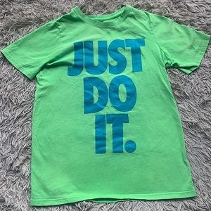 Nike boys youth size medium T shirt